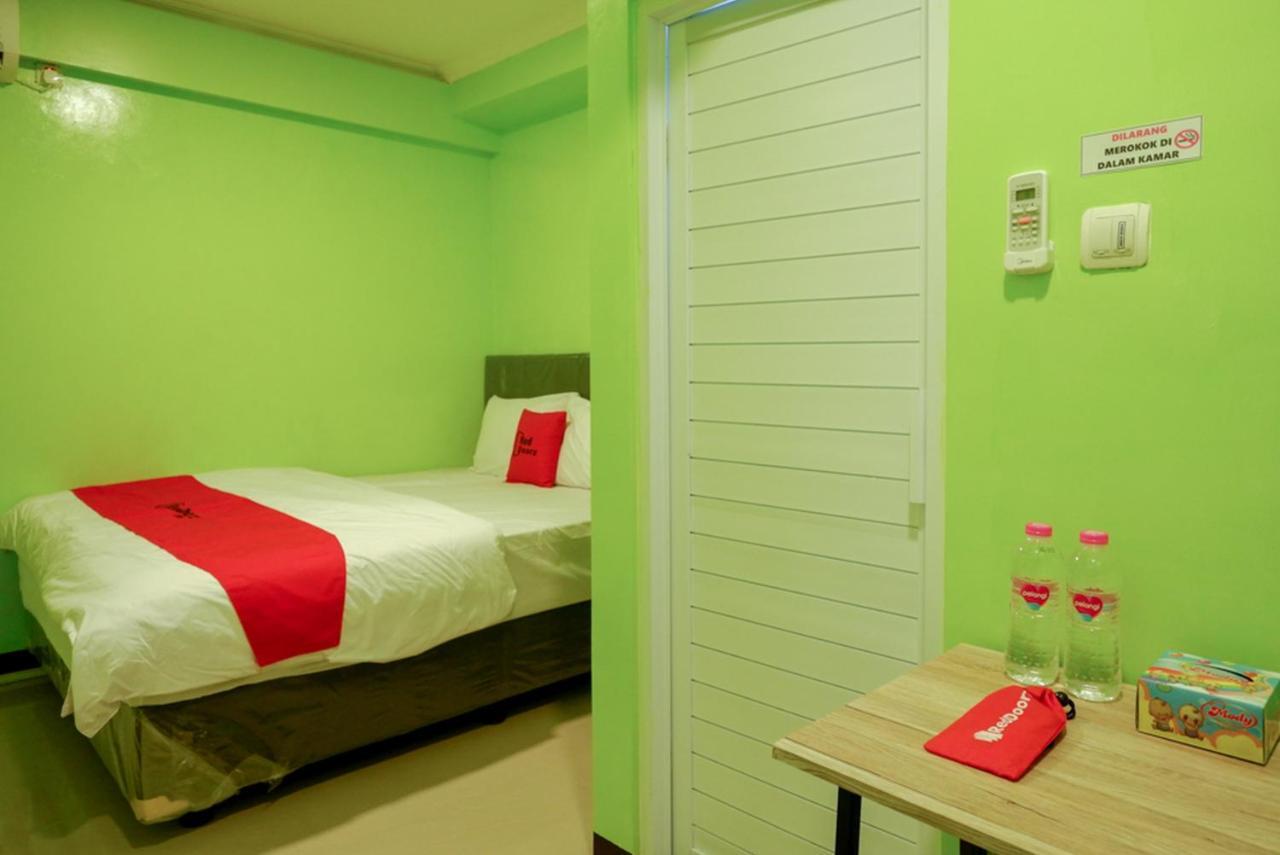 Reddoorz @ Jalan Gatot Subroto Semarang Ξενοδοχείο Εξωτερικό φωτογραφία