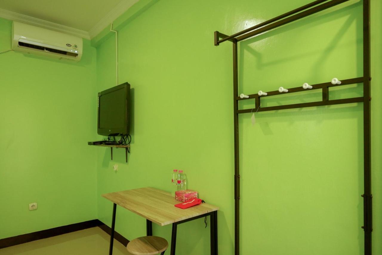 Reddoorz @ Jalan Gatot Subroto Semarang Ξενοδοχείο Εξωτερικό φωτογραφία